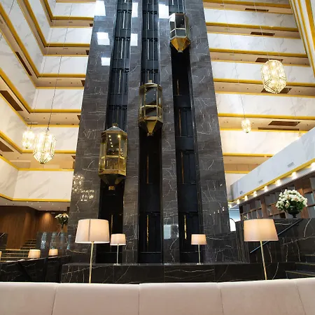 Center Hotel 4*