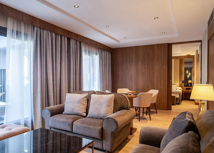 Hotel Center 4*
