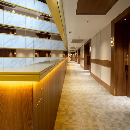 Center Hotel 4*