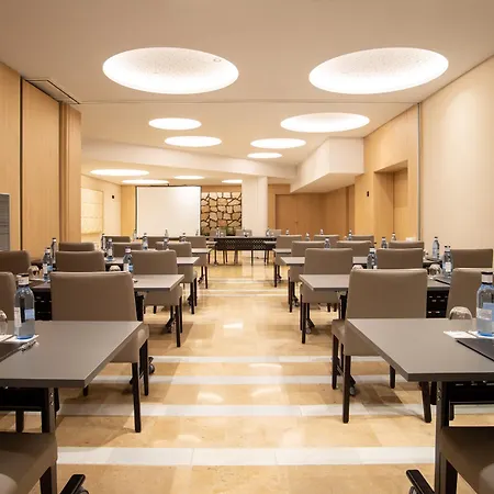 Hotel Center 4*