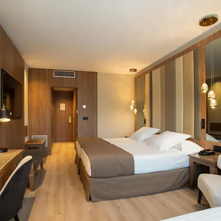 Hotel Center 4*