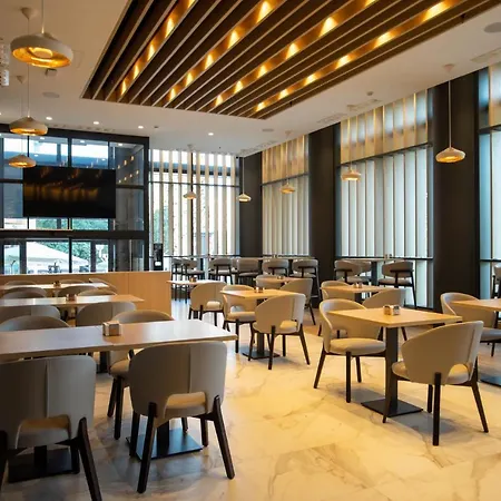Center Hotel 4*